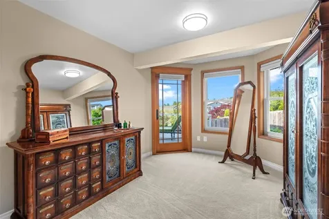1860 Overview Drive NE Tacoma WA 98422