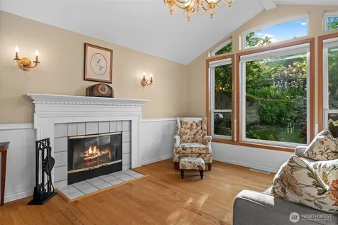 1860 Overview Drive NE Tacoma WA 98422