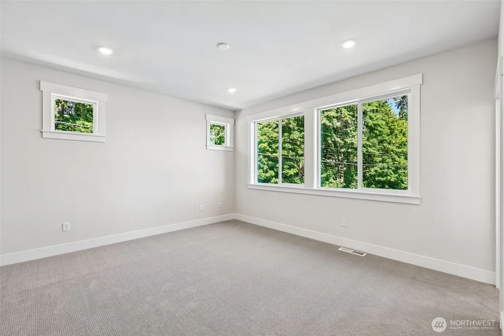 306 182nd Place SE Bothell WA 98012