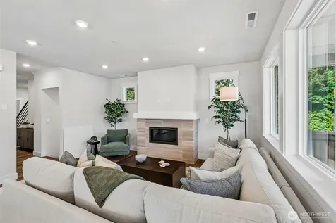306 182nd Place SE Bothell WA 98012