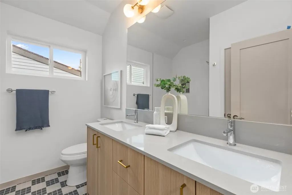 3540 S Dawson Street Seattle WA 98118