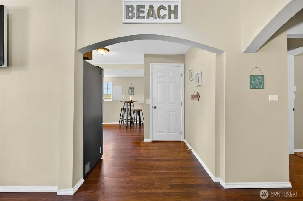 1209 36th Street Seaview WA 98644