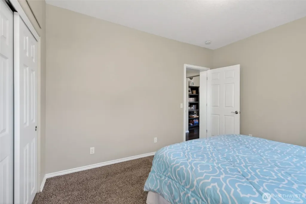 1209 36th Street Seaview WA 98644