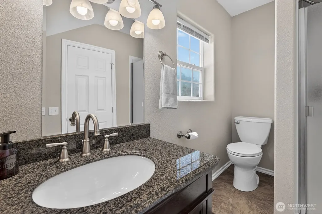 1209 36th Street Seaview WA 98644