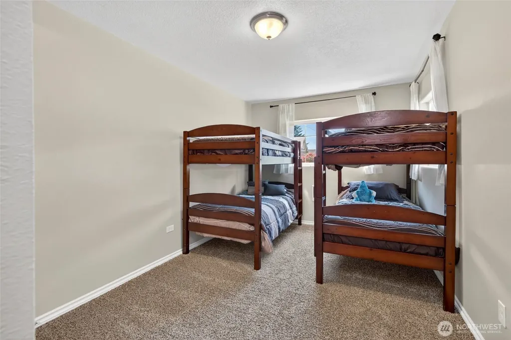 1209 36th Street Seaview WA 98644