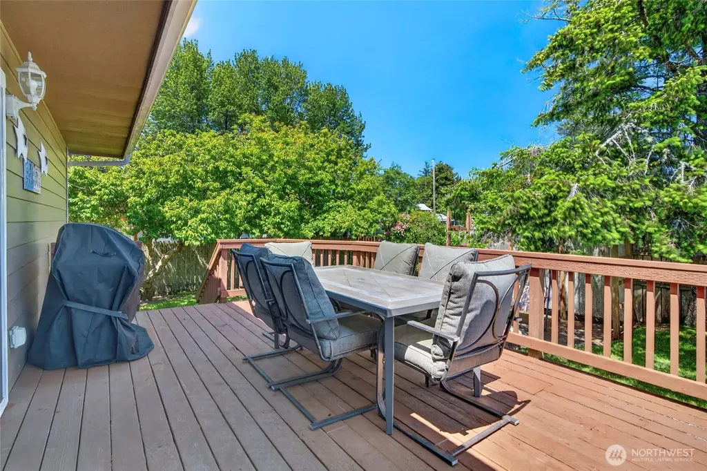 1209 36th Street Seaview WA 98644