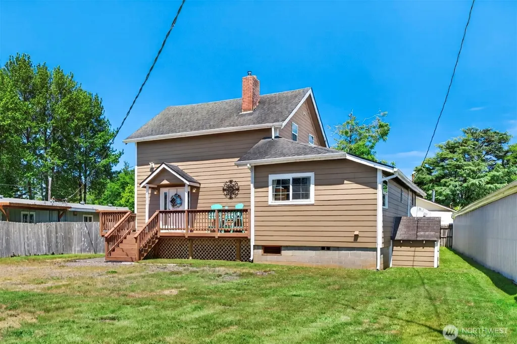 1209 36th Street Seaview WA 98644
