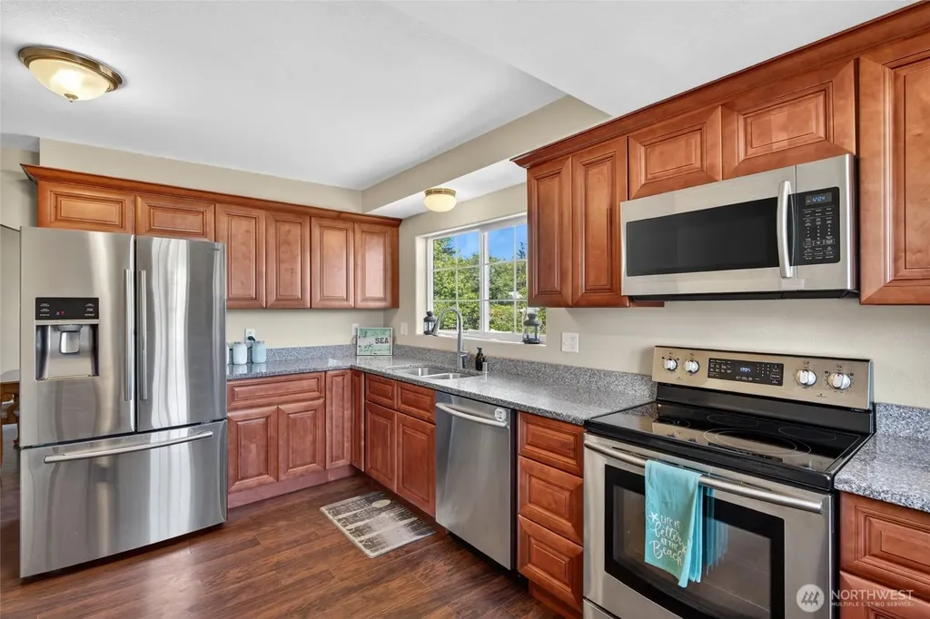 1209 36th Street Seaview WA 98644