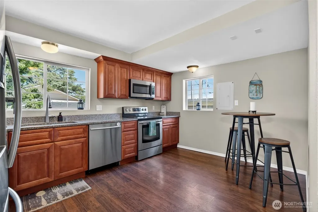1209 36th Street Seaview WA 98644