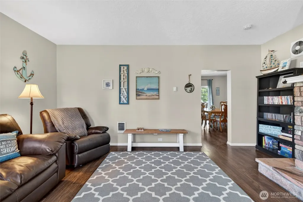 1209 36th Street Seaview WA 98644