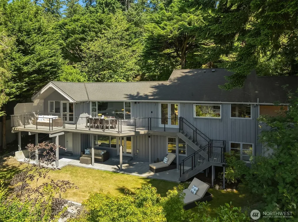 895 NW Elford Drive Seattle WA 98177