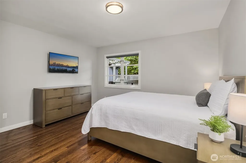 895 NW Elford Drive Seattle WA 98177