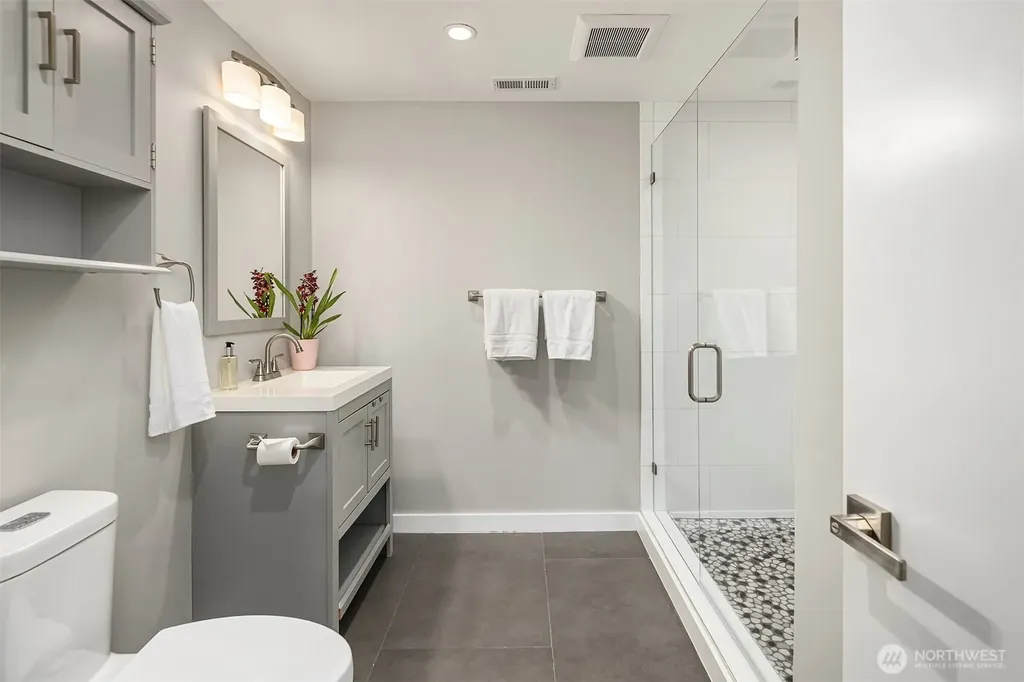 895 NW Elford Drive Seattle WA 98177