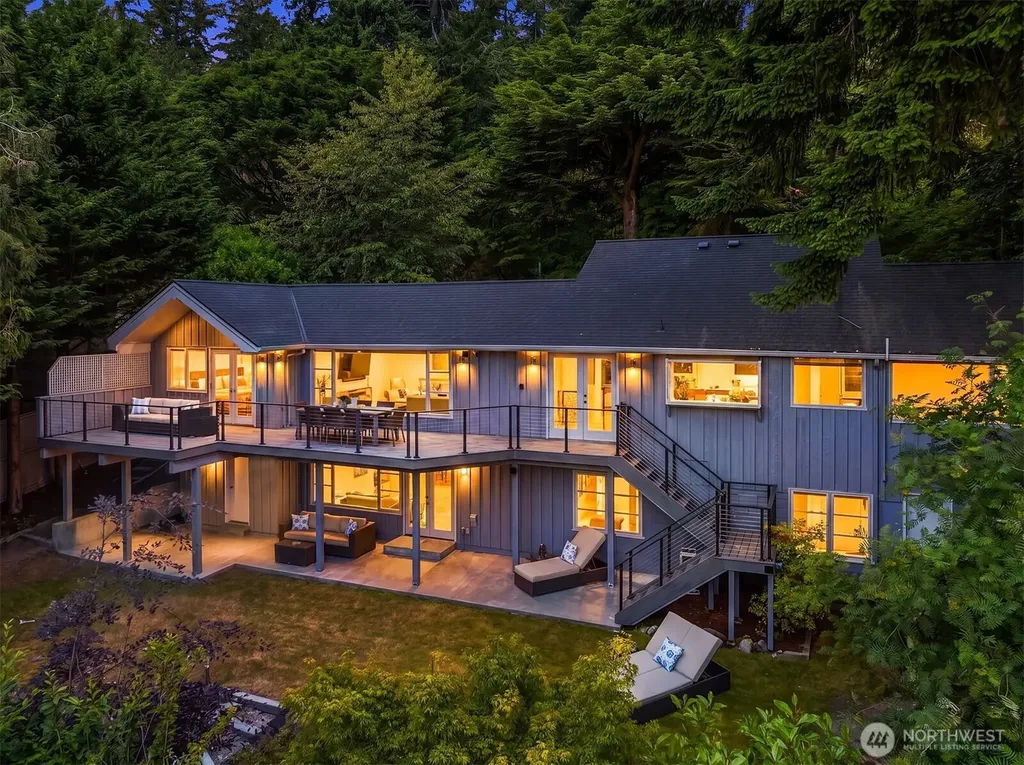 895 NW Elford Drive Seattle WA 98177