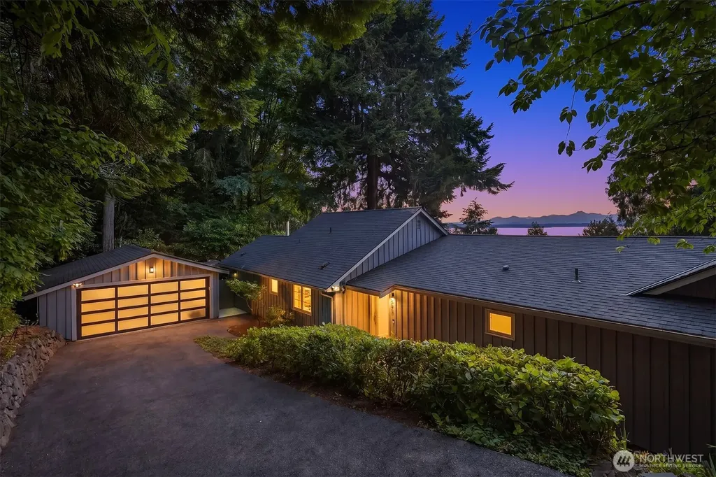 895 NW Elford Drive Seattle WA 98177