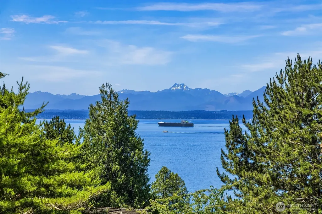 895 NW Elford Drive Seattle WA 98177