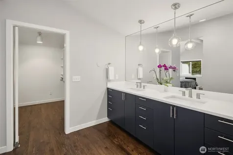 895 NW Elford Drive Seattle WA 98177
