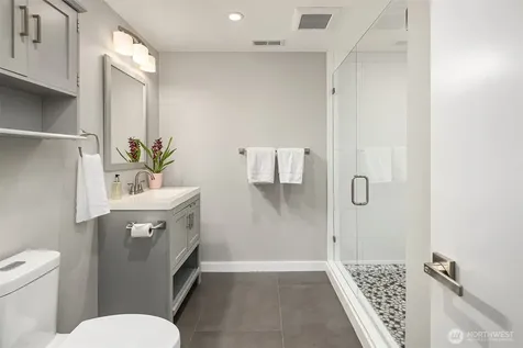 895 NW Elford Drive Seattle WA 98177