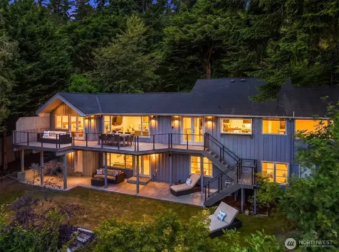 895 NW Elford Drive Seattle WA 98177