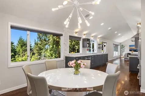 895 NW Elford Drive Seattle WA 98177