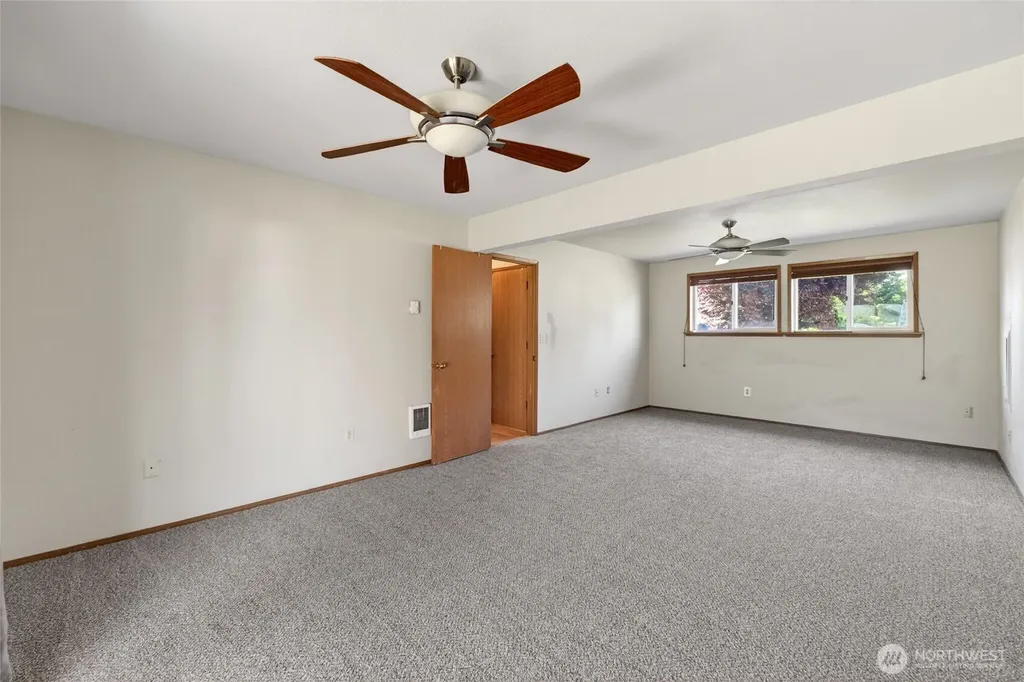 7106 190th Street Ct E Puyallup WA 98375