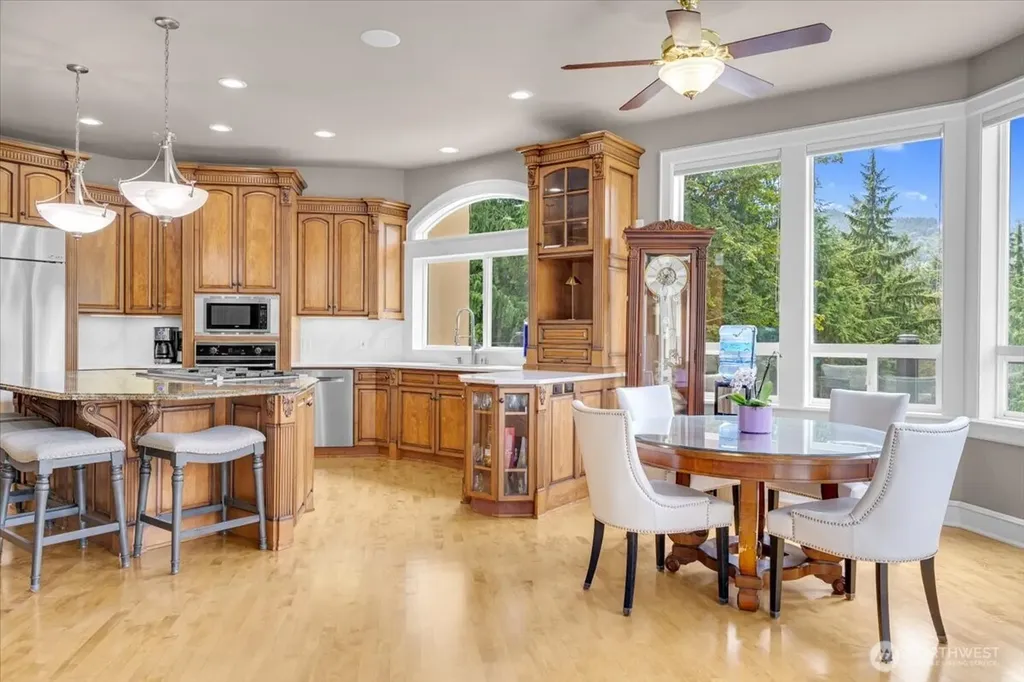 22410 Mcmurray Shore Drive Mount Vernon WA 98274