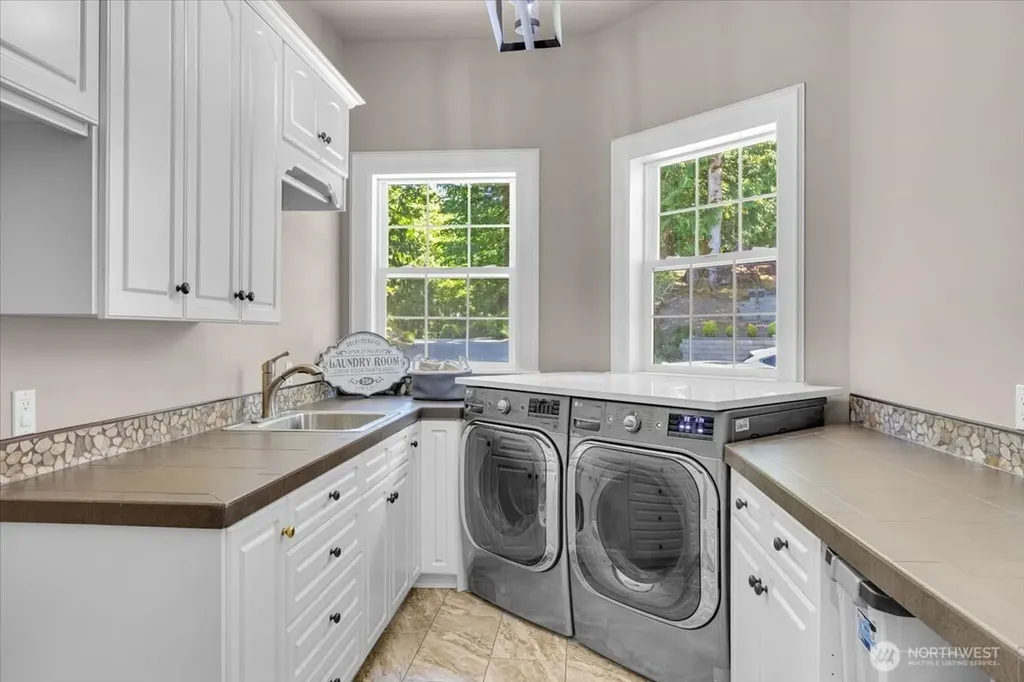 22410 Mcmurray Shore Drive Mount Vernon WA 98274