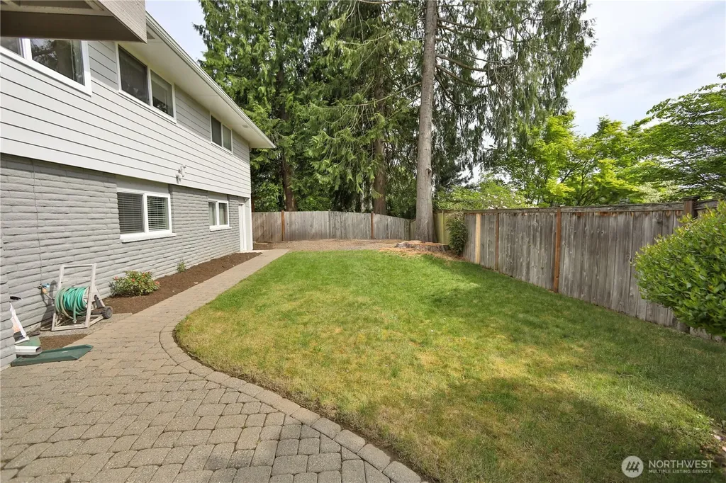 1330 176th Avenue NE Bellevue WA 98008
