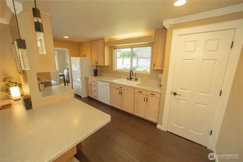 1330 176th Avenue NE Bellevue WA 98008