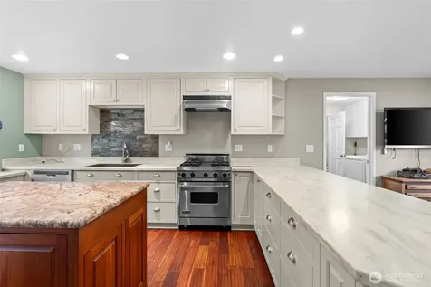 10910 149th Street E Puyallup WA 98374