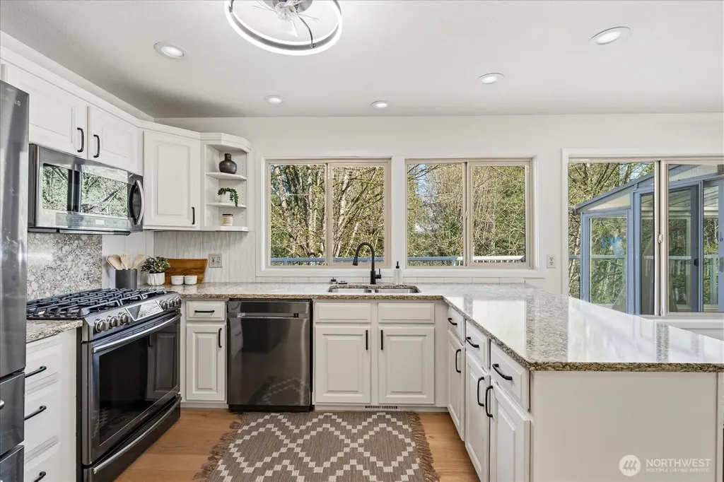 16018 36th Avenue NE Lake Forest Park WA 98155