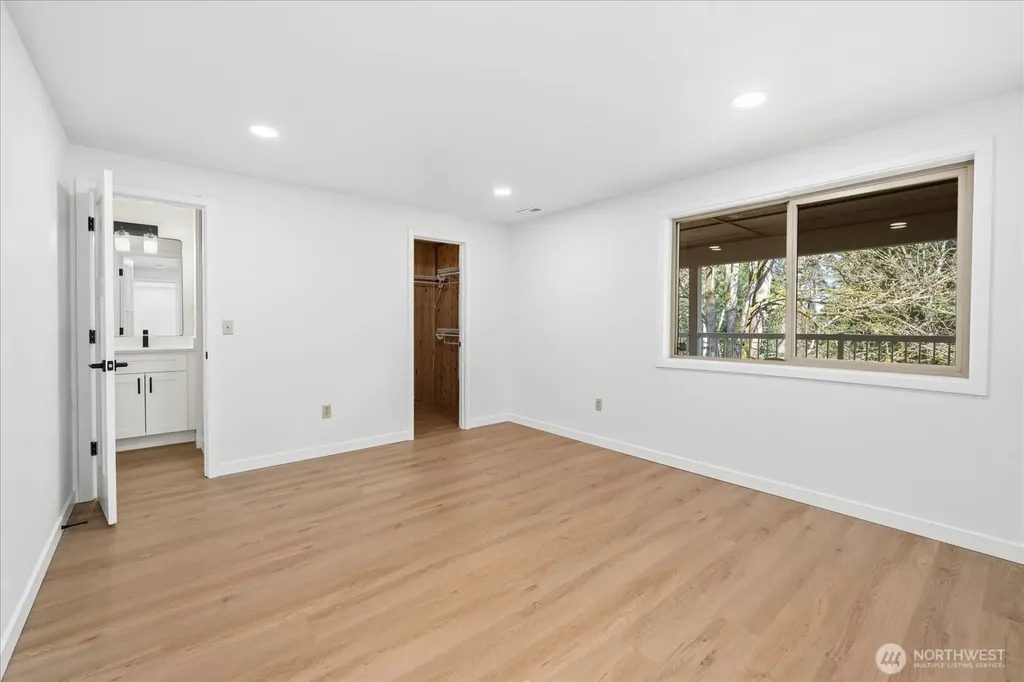 16018 36th Avenue NE Lake Forest Park WA 98155