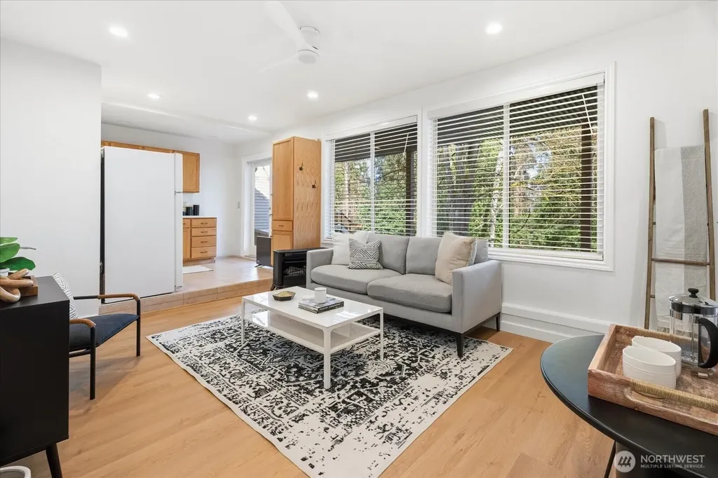 16018 36th Avenue NE Lake Forest Park WA 98155