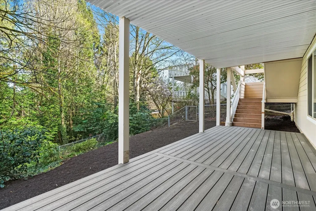 16018 36th Avenue NE Lake Forest Park WA 98155