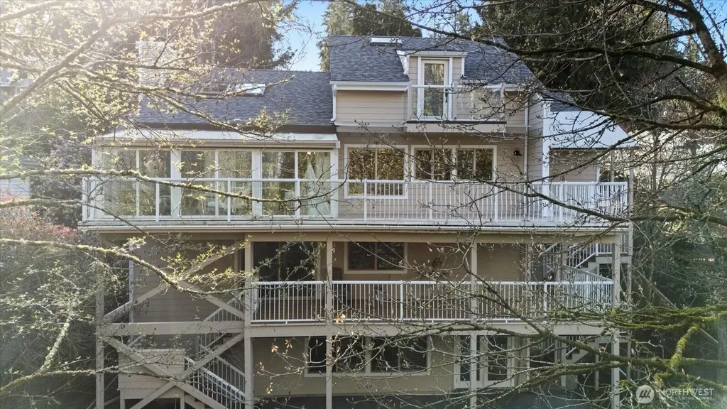 16018 36th Avenue NE Lake Forest Park WA 98155