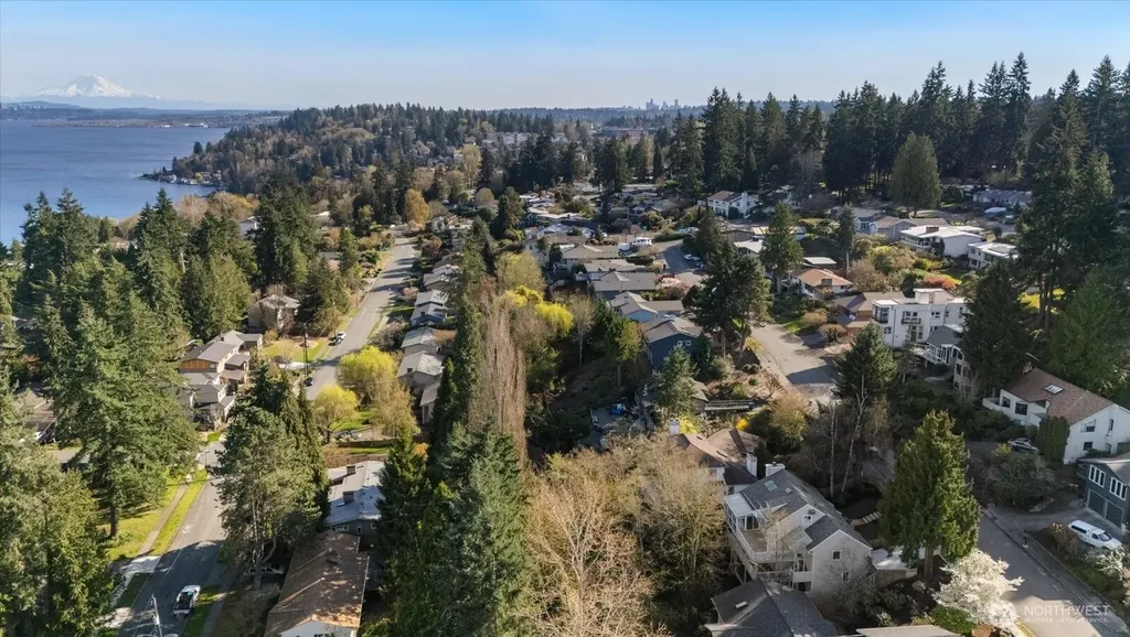 16018 36th Avenue NE Lake Forest Park WA 98155