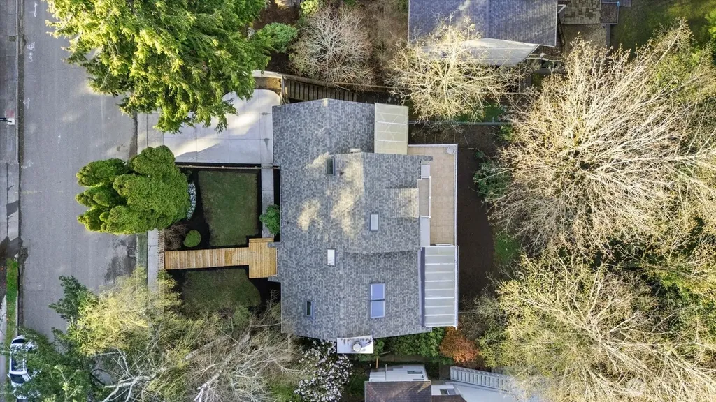 16018 36th Avenue NE Lake Forest Park WA 98155
