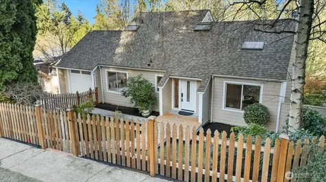 16018 36th Avenue NE Lake Forest Park WA 98155