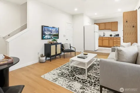 16018 36th Avenue NE Lake Forest Park WA 98155