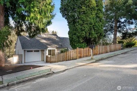 16018 36th Avenue NE Lake Forest Park WA 98155