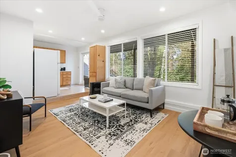 16018 36th Avenue NE Lake Forest Park WA 98155