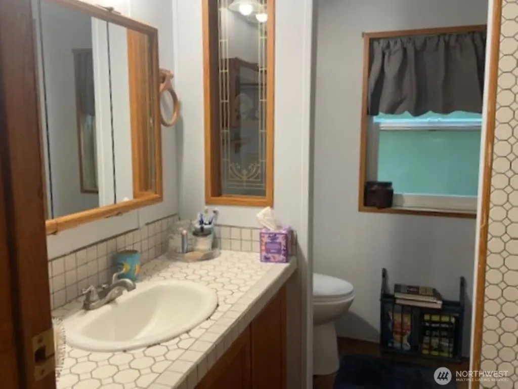 2404 Bay Avenue Ocean Park WA 98640