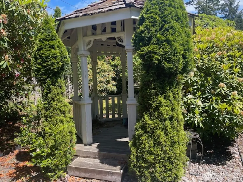 2404 Bay Avenue Ocean Park WA 98640