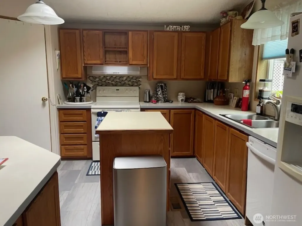 2404 Bay Avenue Ocean Park WA 98640