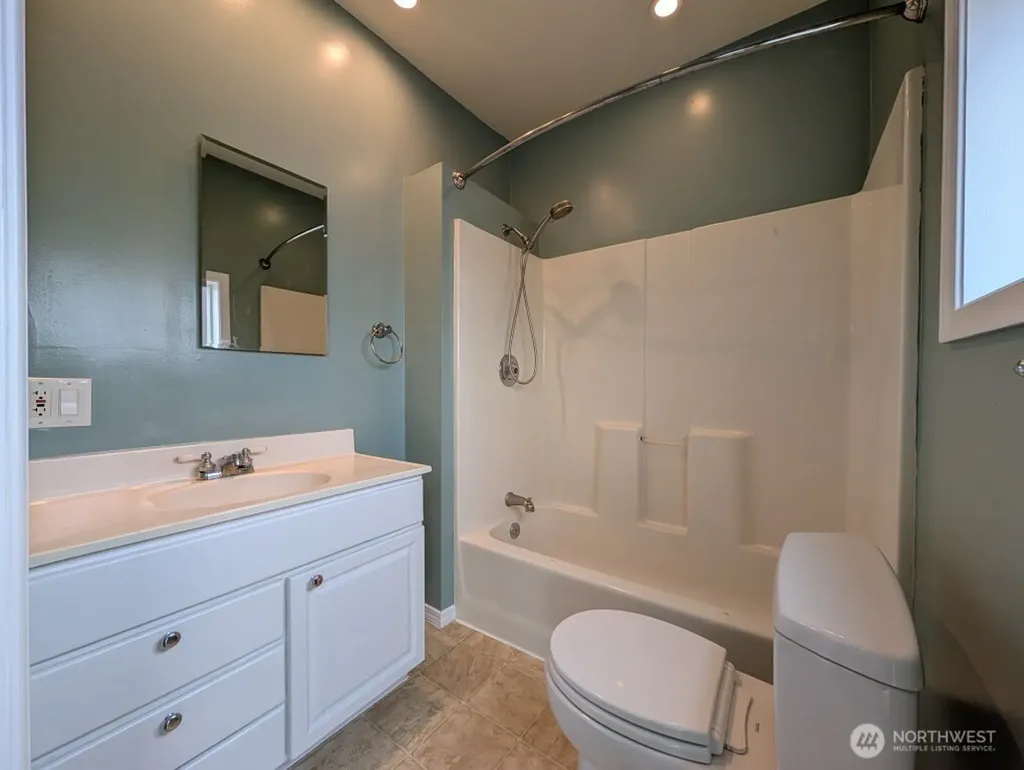 1022 Oakes Avenue Everett WA 98201