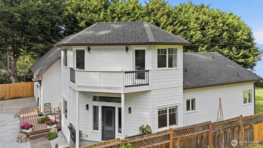 108 N Livingston Bay Road Camano Island WA 98282