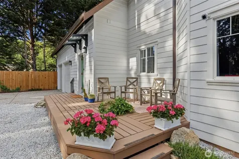 108 N Livingston Bay Road Camano Island WA 98282