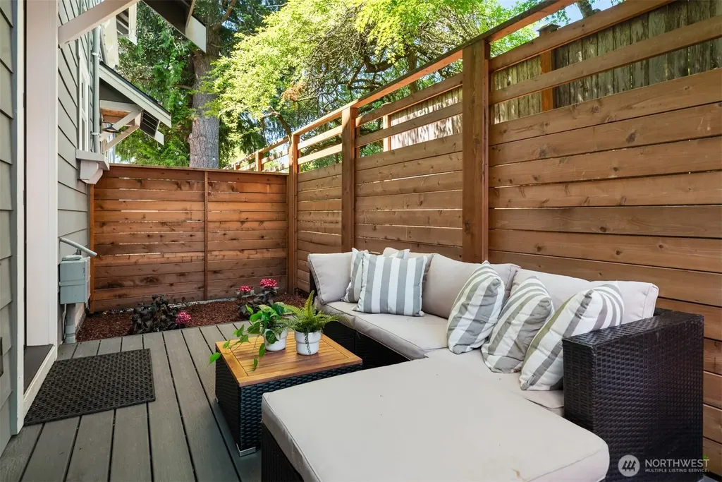7546 26th Avenue NW Seattle WA 98117
