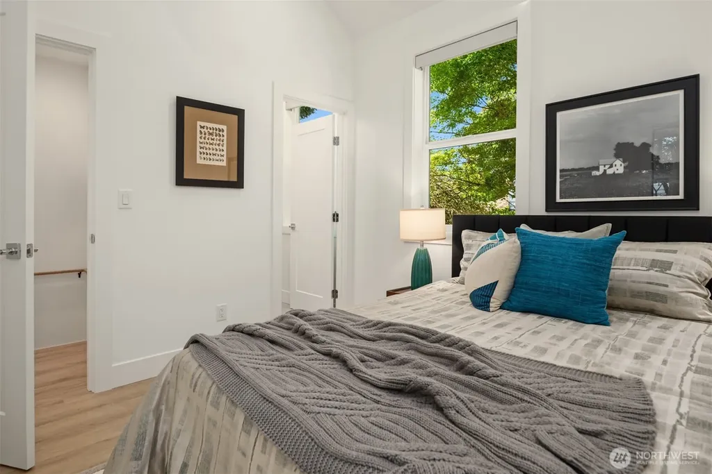 7546 26th Avenue NW Seattle WA 98117