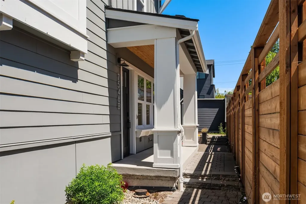 7546 26th Avenue NW Seattle WA 98117